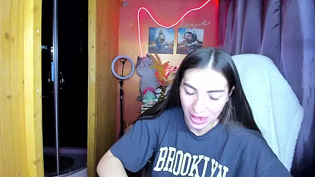 Snapshot of Fiery_Brunette_ chatting on 06-04-26, 03:44 Fiery Brunette online show from 06-04-26, 03:44