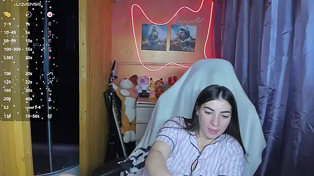 Snapshot of Fiery_Brunette_ chatting on 02-28-25, 04:43 Fiery Brunette online show from 02-28-25, 04:43