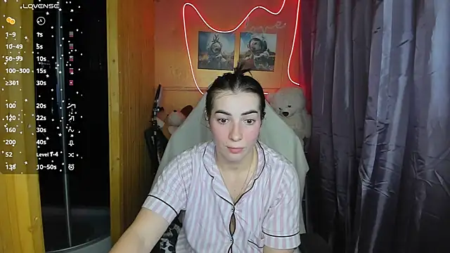 Snapshot of Fiery_Brunette_ chatting on 02-28-25, 11:25 Fiery Brunette online show from 02-28-25, 11:25