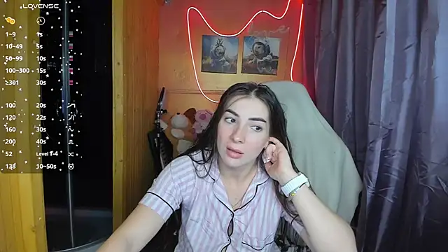 Snapshot of Fiery_Brunette_ chatting on 02-26-25, 03:21 Fiery Brunette online show from 02-26-25, 03:21