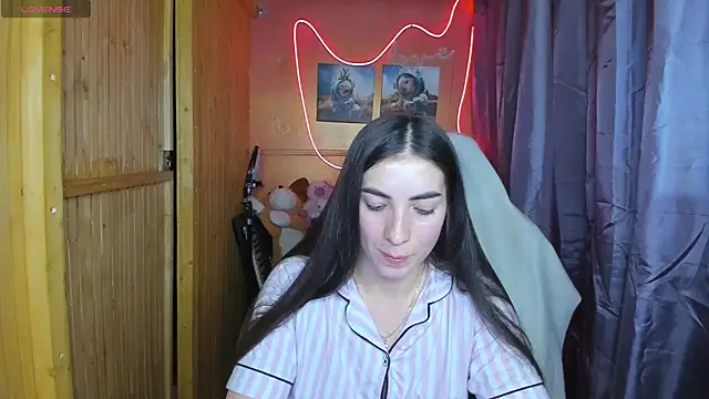 Snapshot of Fiery_Brunette_ chatting on 02-20-25, 06:50 Fiery Brunette online show from 02-20-25, 06:50