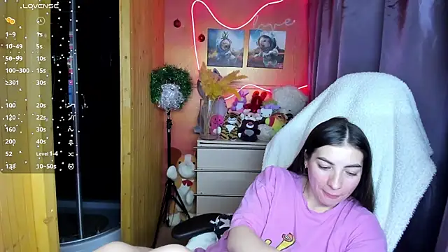 Fiery Brunette  online show from 01-09-26, 03:30