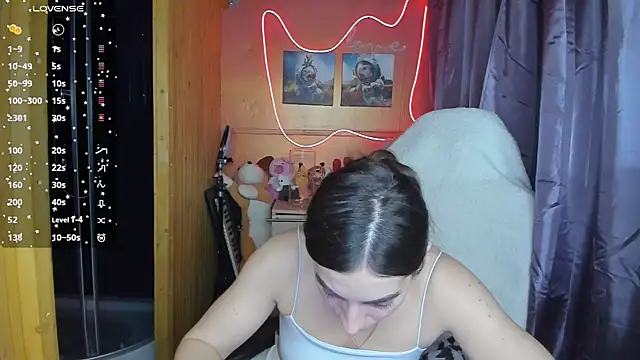 Snapshot of Fiery_Brunette_ chatting on 03-21-25, 04:17 Fiery Brunette online show from 03-21-25, 04:17