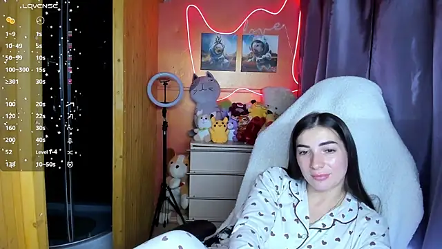 Snapshot of Fiery_Brunette_ chatting on 09-21-25, 11:15 Fiery Brunette online show from 09-21-25, 11:15