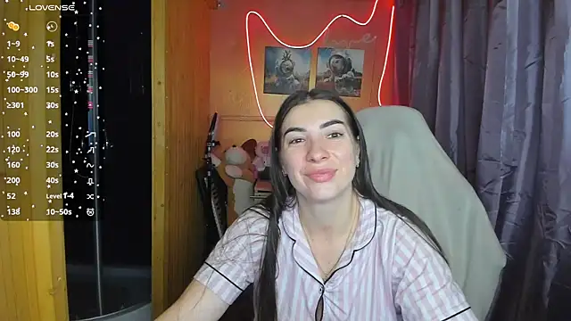 Snapshot of Fiery_Brunette_ chatting on 03-03-25, 04:21 Fiery Brunette online show from 03-03-25, 04:21