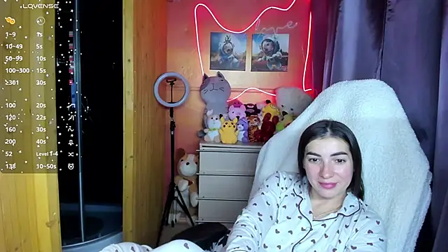 Snapshot of Fiery_Brunette_ chatting on 10-10-25, 05:52 Fiery Brunette online show from 10-10-25, 05:52