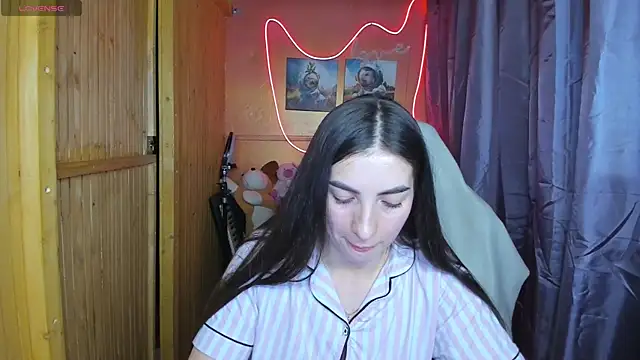 Snapshot of Fiery_Brunette_ chatting on 02-18-25, 12:49 Fiery Brunette online show from 02-18-25, 12:49