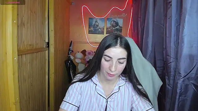 Snapshot of Fiery_Brunette_ chatting on 02-18-25, 03:52 Fiery Brunette online show from 02-18-25, 03:52