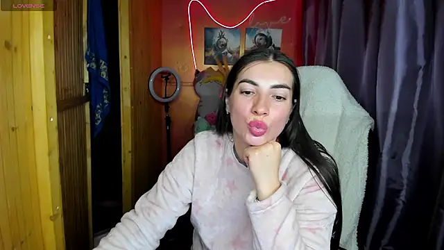 Fiery Brunette  online show from 03-02-26, 02:56