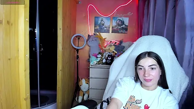 Snapshot of Fiery_Brunette_ chatting on 05-19-26, 10:44 Fiery Brunette online show from 05-19-26, 10:44