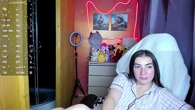 Snapshot of Fiery_Brunette_ chatting on 11-03-25, 04:21 Fiery Brunette online show from 11-03-25, 04:21