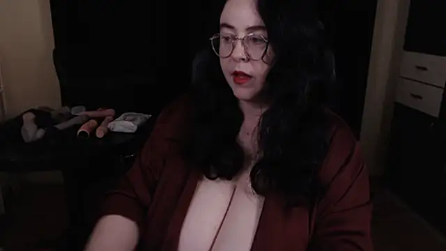 Snapshot of poshmistress chatting on 06-03-26, 11:42 poshmistress online show from 06-03-26, 11:42