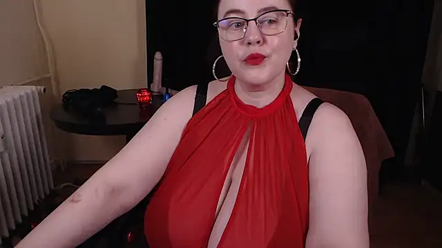 Snapshot of poshmistress chatting on 03-21-25, 02:18 poshmistress online show from 03-21-25, 02:18