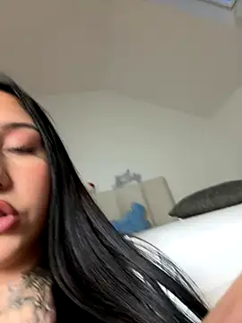 Snapshot of Coco-Love chatting on 12-05-24, 03:23 Coco-Love online show from 12-05-24, 03:23