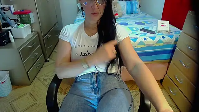 BitterMomXxx online show from 02-25-25, 02:04