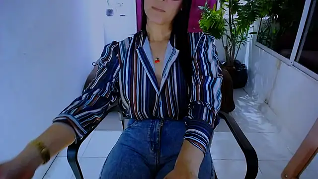 BitterMomXxx online show from 09-26-25, 12:34