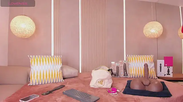 Snapshot of sabrina_shark_ chatting on 04-07-26, 09:05 sabrina shark online show from 04-07-26, 09:05