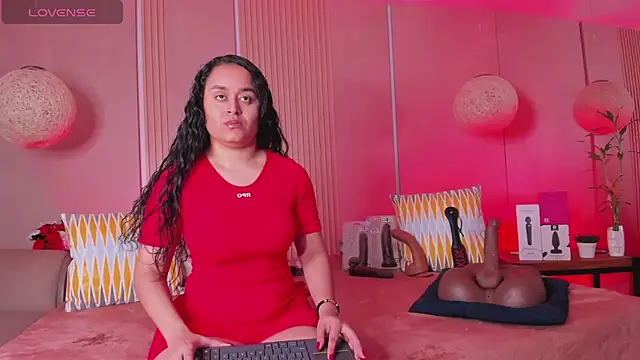 Snapshot of sabrina_shark_ chatting on 03-19-26, 01:38 sabrina shark online show from 03-19-26, 01:38