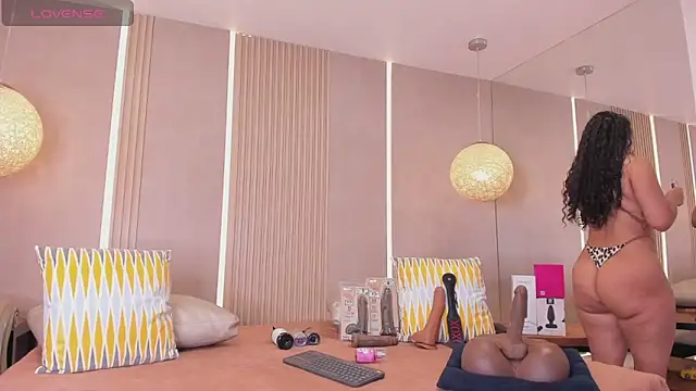 Snapshot of sabrina_shark_ chatting on 04-07-26, 12:01 sabrina shark online show from 04-07-26, 12:01