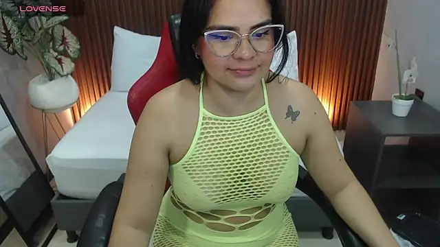 Snapshot of ayla13_ chatting on 09-25-25, 03:51 ayla13 online show from 09-25-25, 03:51