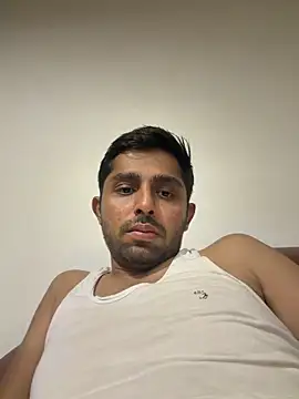 Snapshot of rhuh3991 chatting on 06-19-26, 04:02 rhuh3991 online show from 06-19-26, 04:02