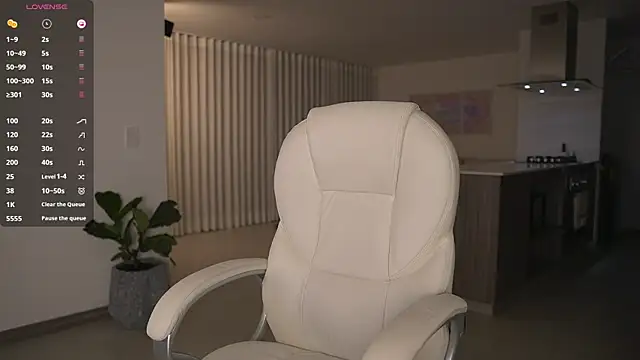 Daihanwatson  online show from 09-22-25, 11:44