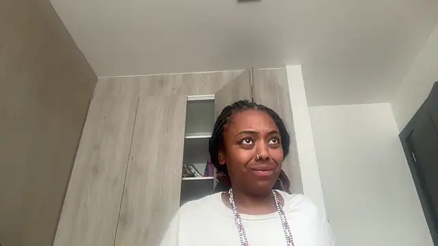 ChocolateCakeQueen online show from 03-10-26, 07:51