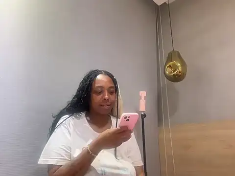 Snapshot of ChocolateCakeQueen chatting on 07-18-26, 01:47 ChocolateCakeQueen online show from 07-18-26, 01:47