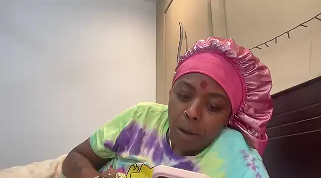 ChocolateCakeQueen online show from 02-28-25, 09:33
