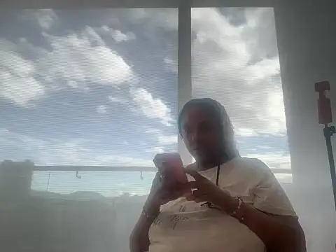 Snapshot of ChocolateCakeQueen chatting on 07-17-26, 12:24 ChocolateCakeQueen online show from 07-17-26, 12:24