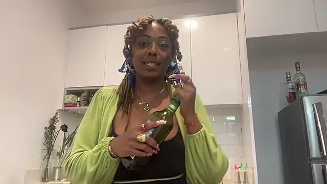 ChocolateCakeQueen online show from 03-04-25, 11:22