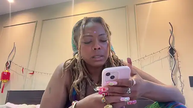 ChocolateCakeQueen online show from 02-26-25, 11:30