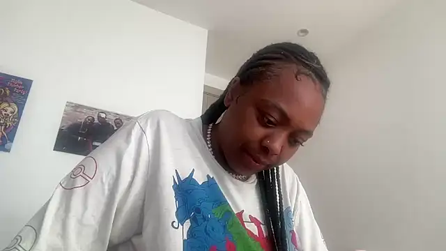 Snapshot of ChocolateCakeQueen chatting on 06-01-26, 12:27 ChocolateCakeQueen online show from 06-01-26, 12:27