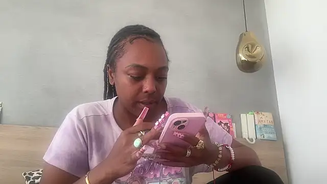 Snapshot of ChocolateCakeQueen chatting on 06-11-26, 02:25 ChocolateCakeQueen online show from 06-11-26, 02:25