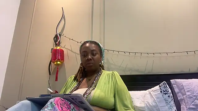 ChocolateCakeQueen online show from 03-19-25, 12:48