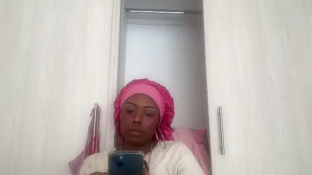 ChocolateCakeQueen online show from 12-18-25, 09:40