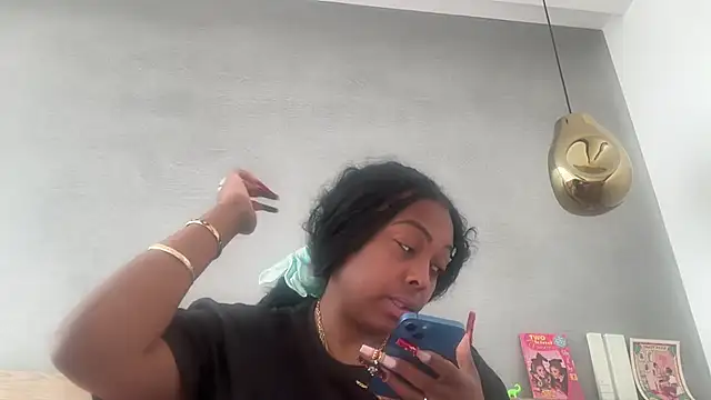 Snapshot of ChocolateCakeQueen chatting on 04-21-26, 05:52 ChocolateCakeQueen online show from 04-21-26, 05:52