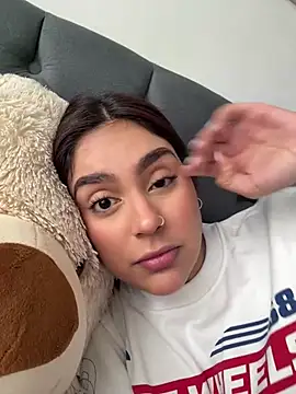 HazzelGray online show from 02-27-25, 03:26