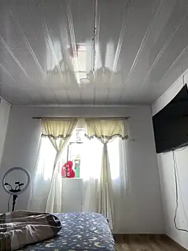 hannahb-e online show from 10-24-25, 07:57