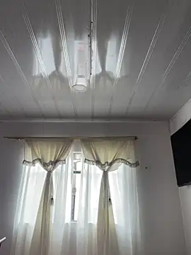 hannahb-e online show from 03-12-26, 04:11