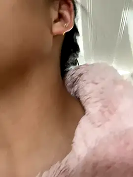 hannahb-e online show from 11-24-25, 01:11