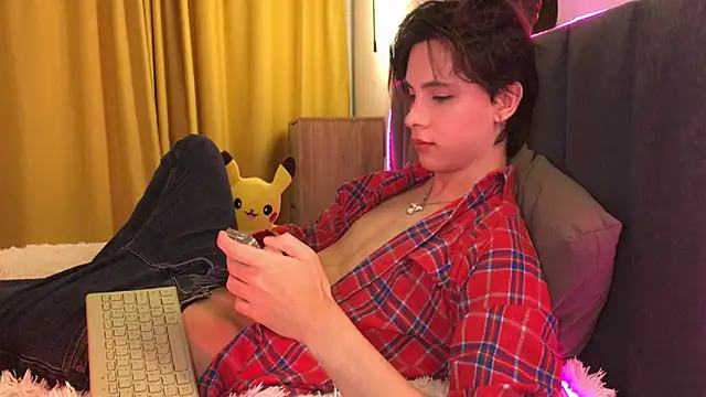 Snapshot of k0sta_ chatting on 03-05-25, 10:33 k0sta online show from 03-05-25, 10:33