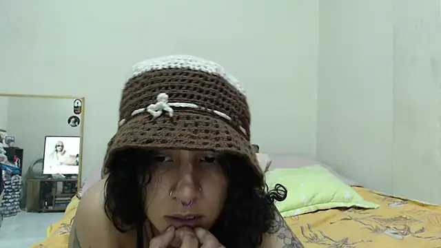 AlinaWoolf  online show from 07-03-26, 04:41