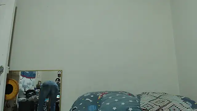 Snapshot of AlinaWoolf_ chatting on 06-16-26, 11:05 AlinaWoolf online show from 06-16-26, 11:05