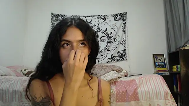 AlinaWoolf  online show from 01-11-25, 08:43