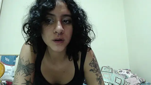 Snapshot of AlinaWoolf_ chatting on 05-19-26, 03:35 AlinaWoolf online show from 05-19-26, 03:35
