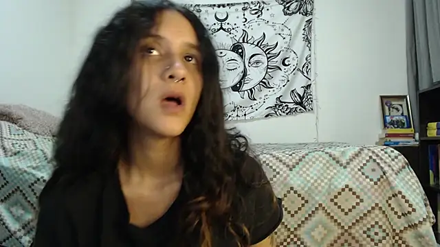 AlinaWoolf  online show from 02-04-25, 02:39