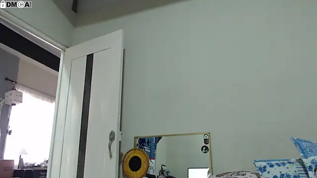 AlinaWoolf  online show from 08-08-26, 04:14