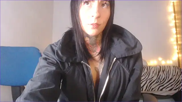 Snapshot of Tristan_fantasycam chatting on 01-11-25, 10:40 Tristan fantasycam online show from 01-11-25, 10:40