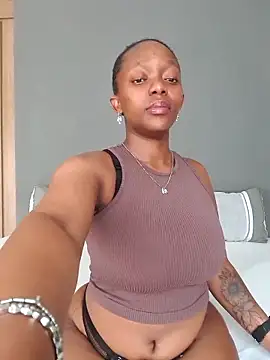 Snapshot of Jazmine-Blue chatting on 03-21-25, 02:18 Jazmine-Blue online show from 03-21-25, 02:18